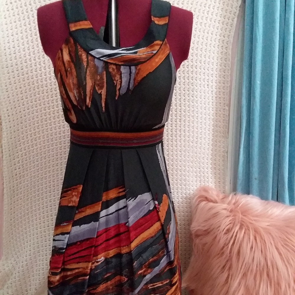 👗BCBGMaxAzria flattering halter dress🌺